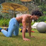 Vidyut Jammwal Instagram – It’s time we braved into the discussion about sexual health & Erectile Dysfunction. One in ten men can suffer from Erectile Dysfunction. 
Here’s KalariSutra, a set of 19 exercises which if practised daily will help in rejuvenating your blood flow and bring sexual energy back into the pelvic region. Sexual health is a salient part of overall wellness and it should be talked about more openly so as to eradicate the taboo. 
Cheers to living a well-rounded life. ❤️

Full video out on my YouTube channel. Link in bio

#ITrainLikeVidyutJammwal #KalariSutra #KalariChikitsa #MartialArts #ErectileDysfunction #Kalaripayattu #VidyutJammwal