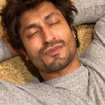 Vidyut Jammwal Instagram - VALENTINES DAY is right around the corner so if you are secretly in love , Now is the time to speak up.. I AM LISTENING 👂