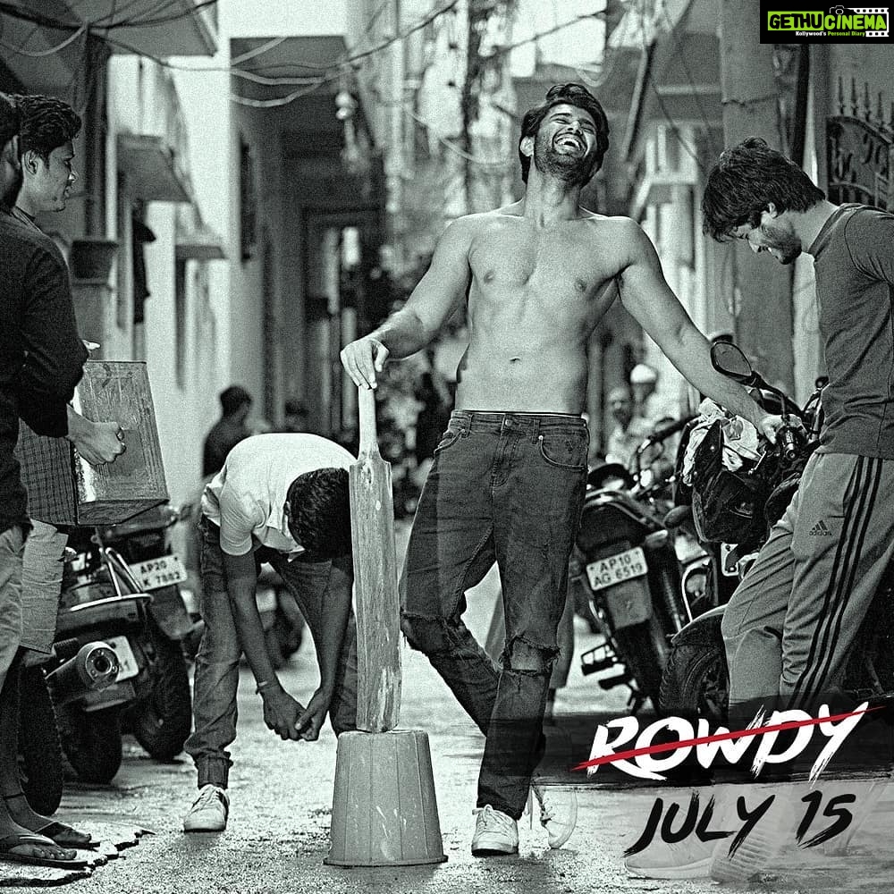 Vijay Deverakonda Instagram - Playing Gully cricket. I Still didn't find a shirt I like. I am You. I am the Rowdy You. www.rowdyclub.in