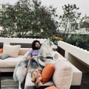 Vijay Deverakonda Instagram - Last few days chilling with you..
Before I go hit sets! :)