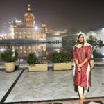 Yaashika Aanand Instagram - #waheguru 🙏 #waheguru_ji_da_khalsa_waheguru_ji_di_fateh . . . . . , . . . #yashikaanand #yashika #yashikaaannand #kollywood #gurudwara #fashionstyle #chennai #trending #explorepage #delhigirls #devotional Bangla Sahib Gurudwara New Delhi