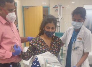 Yaashika Aanand Instagram - Baby steps 🐾 ! 🙏🏻🧿 95 days of hope , prayers and strong will !! Hope to get back stronger on my feet without any support 🤞💪 Thankyou doctors for taking care of me so well🙏🏻🤗 ♥️ Special thanks to my home nurse hema and my physiotherapist 👩‍⚕️ .#pelvicfracture #legfracture . . . . . . #motivation #getbackontrack #reelsinstagram #explore #yashikaaannand #anbesivam #godisgood #omsairam #setbacktocomeback