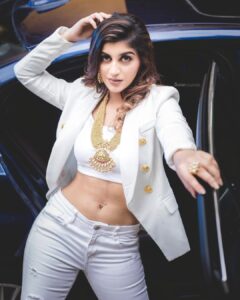 Yaashika Aanand Instagram - Mua/ styling @artistrybyolivia Hair @jayashree_hairstylist Photo courtesy @sarancapture Jewellery @new_ideas_fashions Inspired by @ardanaharanbridal ❤️