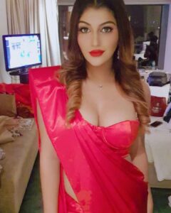 Yaashika Aanand Instagram - #swipeleft 💯 can’t get over this look😍 !! @hariharanarasu @ardanaharanbridal @pixsura_photography