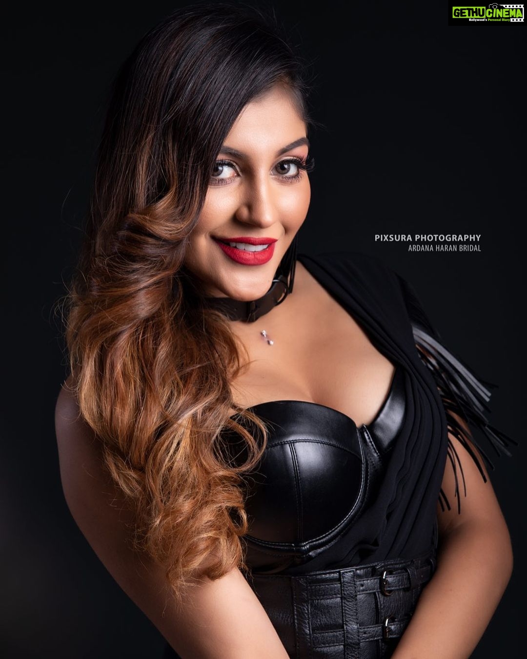 Yaashika Aanand Instagram - Makeup / wardrobe @ardanaharanbridal Hair @dharmen_sha_dave Photo courtesy @pixsura_photography