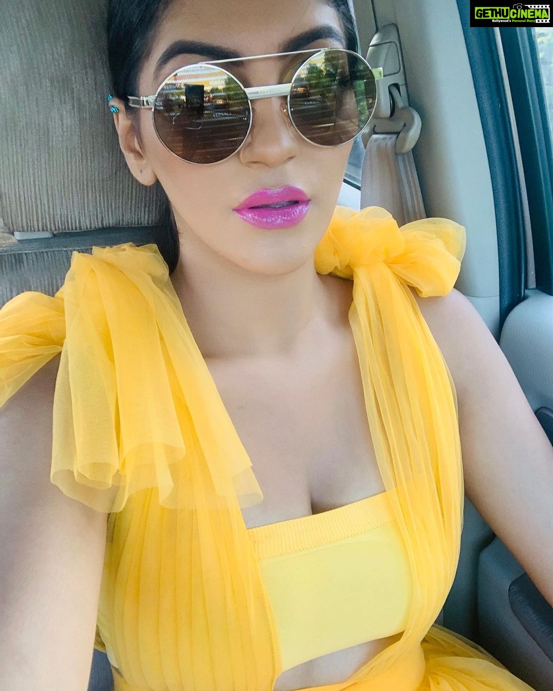 Yaashika Aanand Instagram - Love for yellow at first sight 🍂💕 #swipeleft