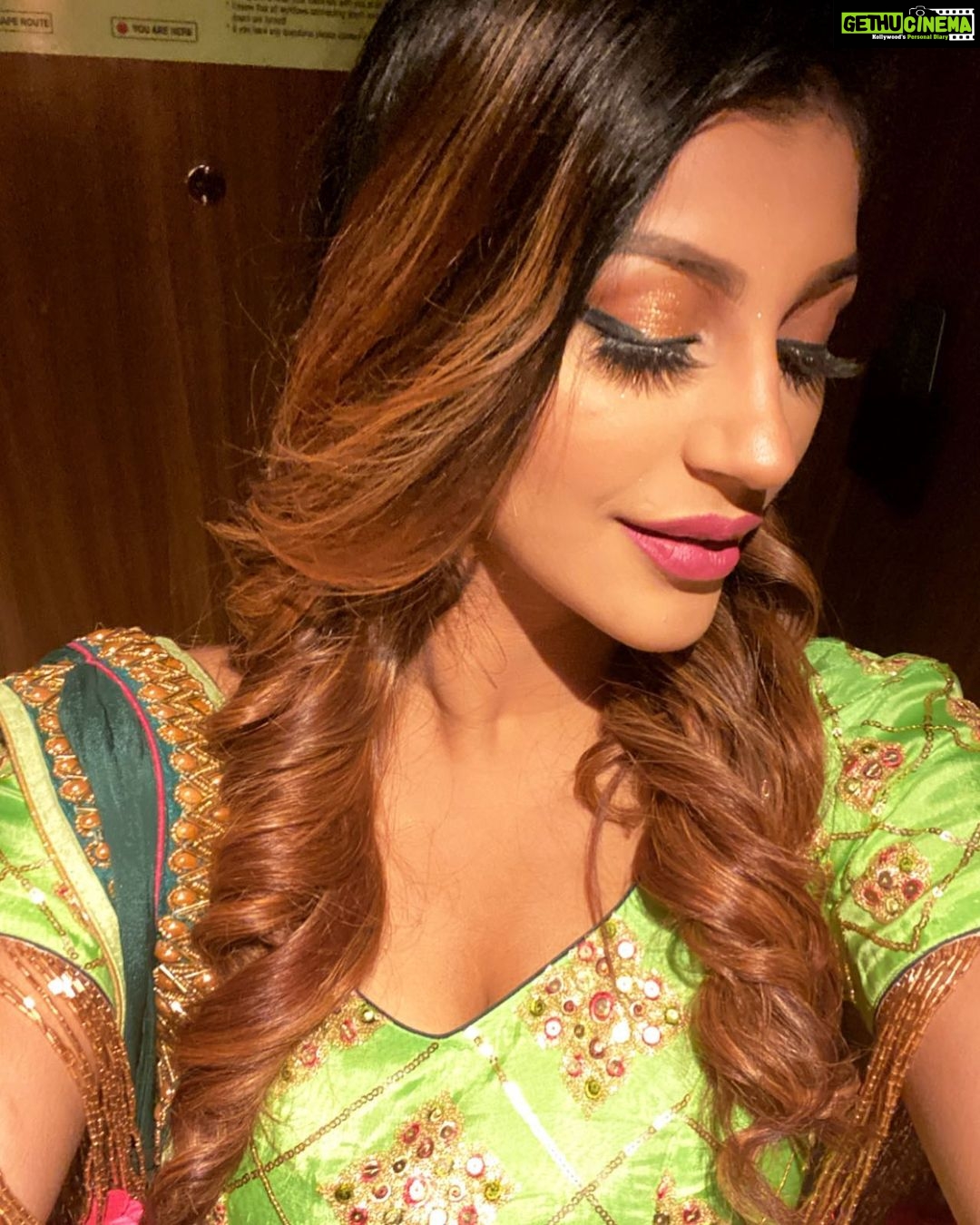 Yaashika Aanand Instagram - MUA - @instaglammakeovers Wearing - @naushinkiran