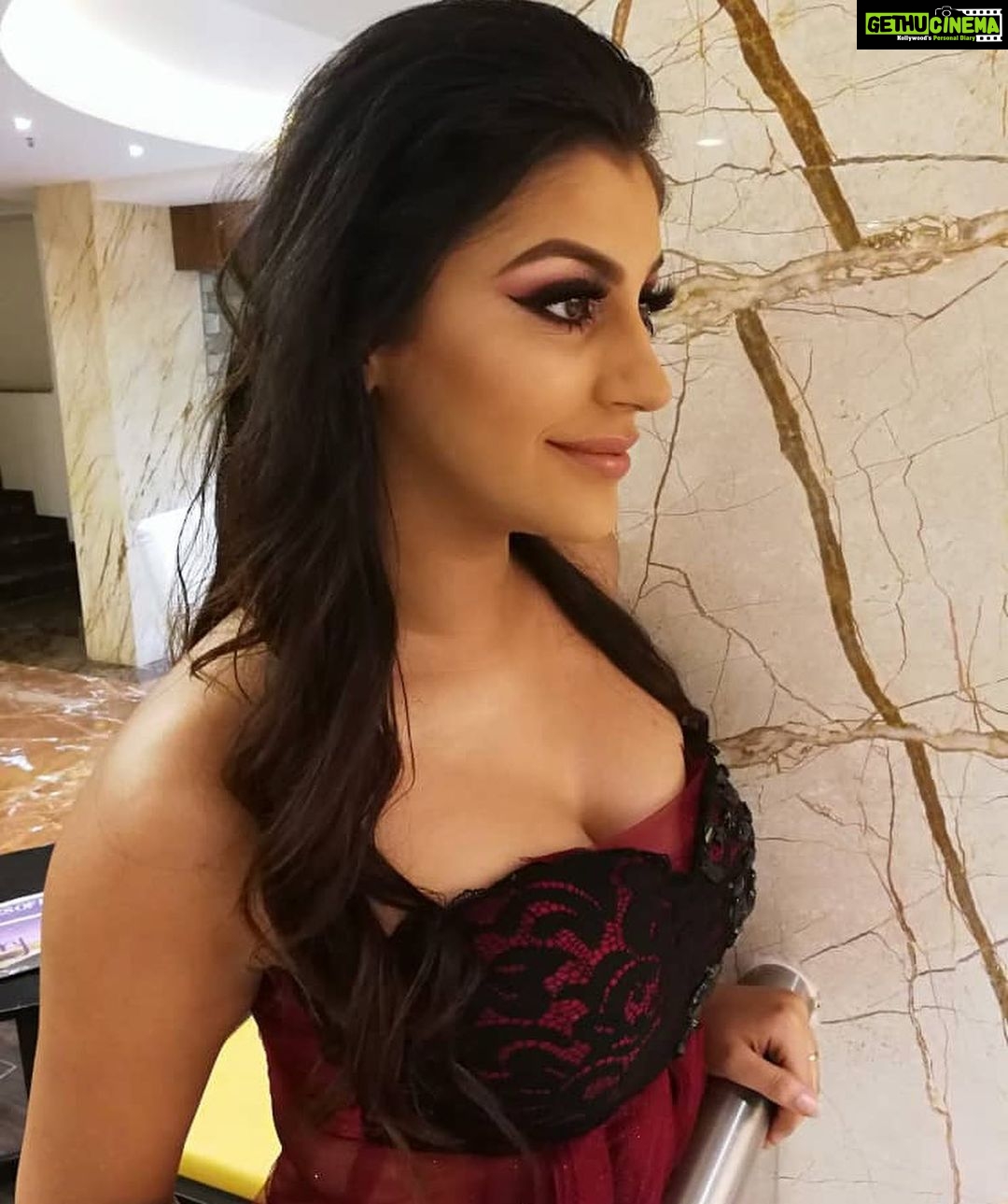 Yaashika Aanand Instagram - First one ? Second one ? Or Third one ?