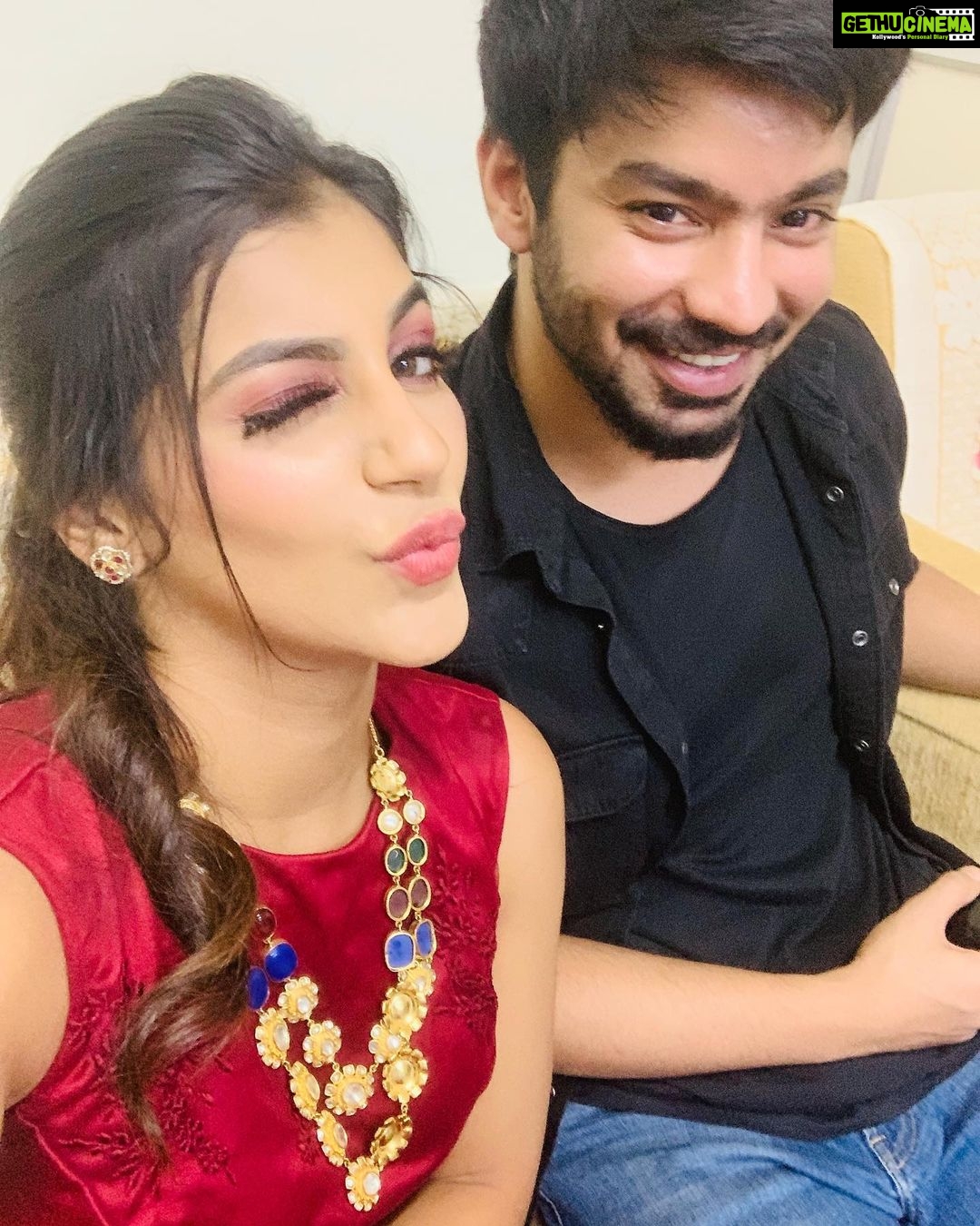 Yaashika Aanand Instagram - With this one after so long , you’ve always been there for me no matter what for which I’m grateful ! ❤️ Promoting Our Film #ivandhanuthaman which is coming soon 🧿❤️ ! Stay tuned guys 😇 Loyola college of arts and science