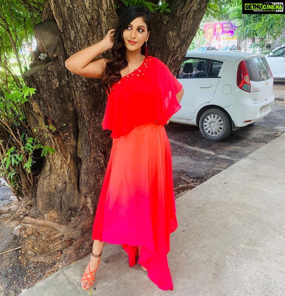 Yaashika Aanand Instagram - Promotions for #zombie Heading to @suntv @sunmusic_offl Outfit / styling @studio149 Makeup @firstlovecelebritymakeupstudio Credits @mani_aka_mak Heels @hm Vasanth TV Media