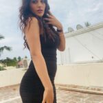 Yaashika Aanand Instagram –