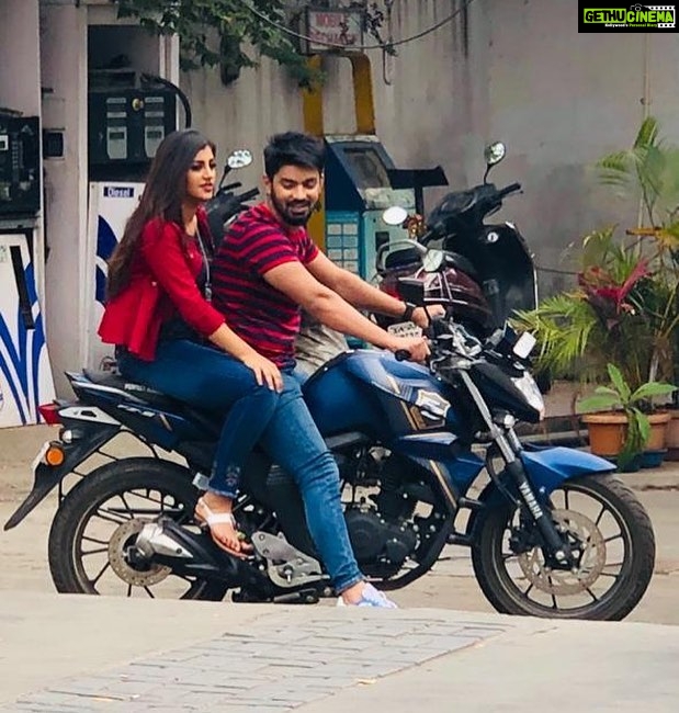 Yaashika Aanand Instagram - A pic from my movie #Production no.2 Directed by #Magven with @mahatofficial
