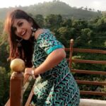 Yaashika Aanand Instagram – My mom I miss you ❤️ the person who always makes sure to capture all my emotions in one 😩 #happydaysahead 
Ps – my mom reminding me that the camera is already rolling 😂😂 Ooty