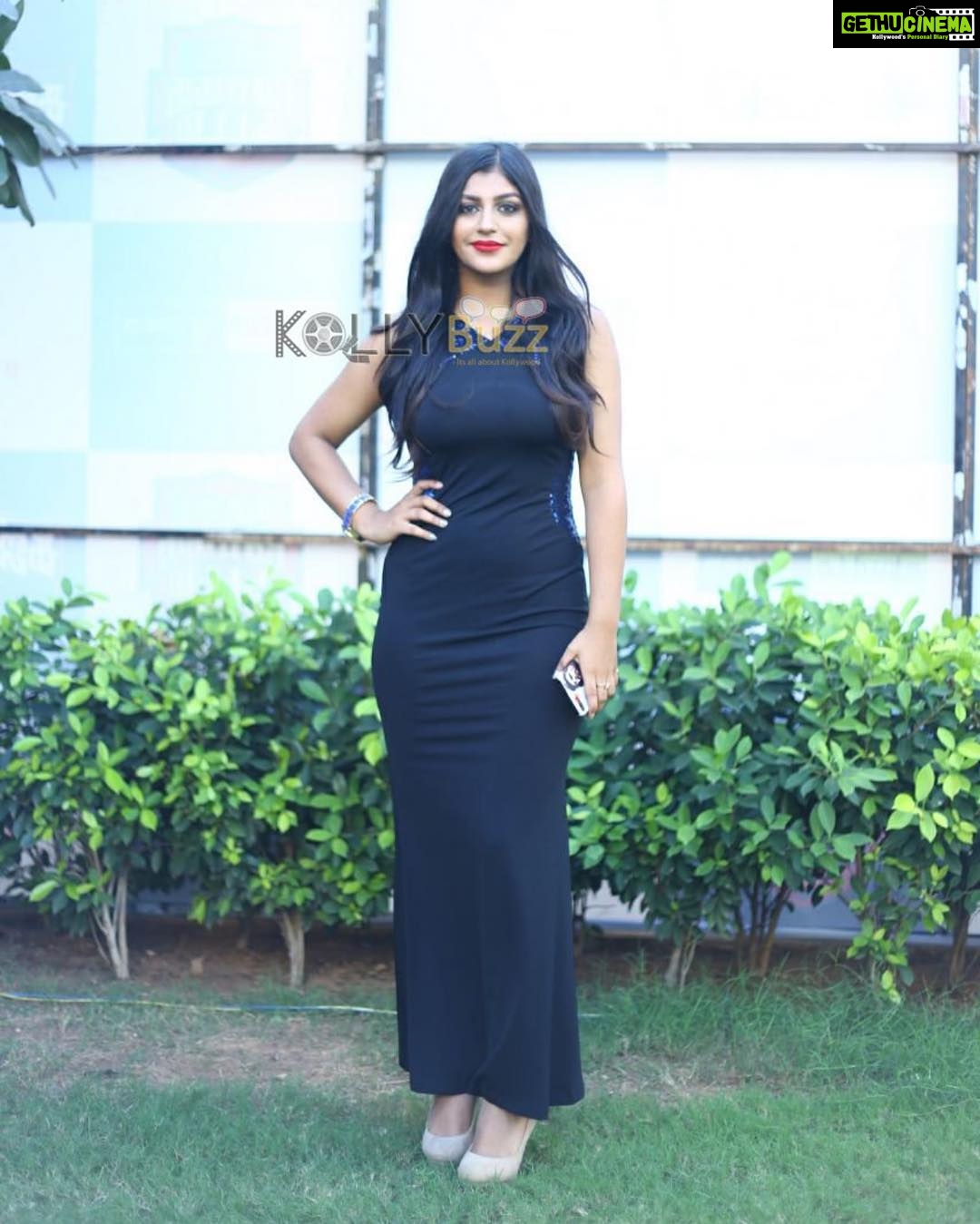 Yaashika Aanand Instagram - Second single track launch of #iamk ❤️ #megaeventstudiogreen Makeup and hair @sharu__191999 ❤️😘