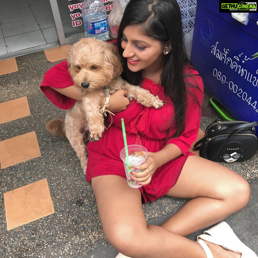 Yaashika Aanand Instagram - Fall in love with dogs and not human beings 💆 Pattaya