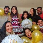Yami Gautam Instagram - This is for my beautiful extended family ! Yes, when birthdays become working birthdays & you especially miss being with your family & close friends , it’s your team & colleagues who ensure that you feel nothing less special. To this beautiful team who made it absolutely a memorable one for me. Gratitude for having such good-hearted & loving people around me ❤️🙏🏻