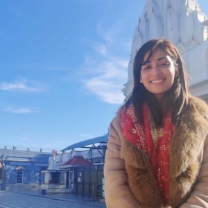Yami Gautam Instagram - My family & roots are the two things most dear to me ! Taking blessings from Mata Bajreshwari Devi, Kangra, on my birthday made a very special morning before making way to work ! Gratitude for this life filled with so much love & blessings from family & everyone around me. And apart from that so many people, fans whom we may never meet, but somewhere you guys are there to wish well & I always believe in the strength that blessings & positivity hold❤️