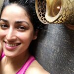 Yami Gautam Instagram - Early-morning yoga & my oiled-hair, on point 😌🧘‍♀️ #nofilter