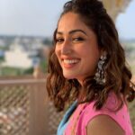 Yami Gautam Instagram – Just smile:) #GINNY 💕 

#GINNYwedsSUNNY @netflix_in