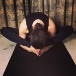 Yami Gautam Instagram – One breathe at a time !

#baddhakonasana variation – increases flexibility of knees, inner thighs, feet & ankle, amongst many other benefits #takethatfirststep❤