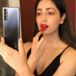 Yami Gautam Instagram - No mirror? No problem. Always got my #OPPOReno4Pro to the rescue! #SenseTheInfinite #TrueBorderlessExperience