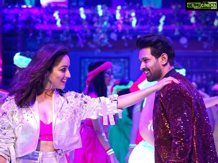 Yami Gautam Instagram - A match-maker by profession, this mother is determined to write a fairy tale love story for her daughter who clearly has other plans. Will it really be Sunny in paradise for Ginny? @vikrantmassey87 @puneet_khanna and I are so excited to take you on this rollercoaster with us! #GinnyWedsSunny @bachchan.vinod @soundrya.production @sonymusicindiaComing soon on @netflix_in