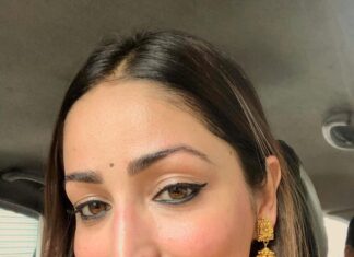 Yami Gautam Instagram - Hair & Make-up by myself, done right ...atleast in my head😋 #TBT #lovefortraditionalwear💛