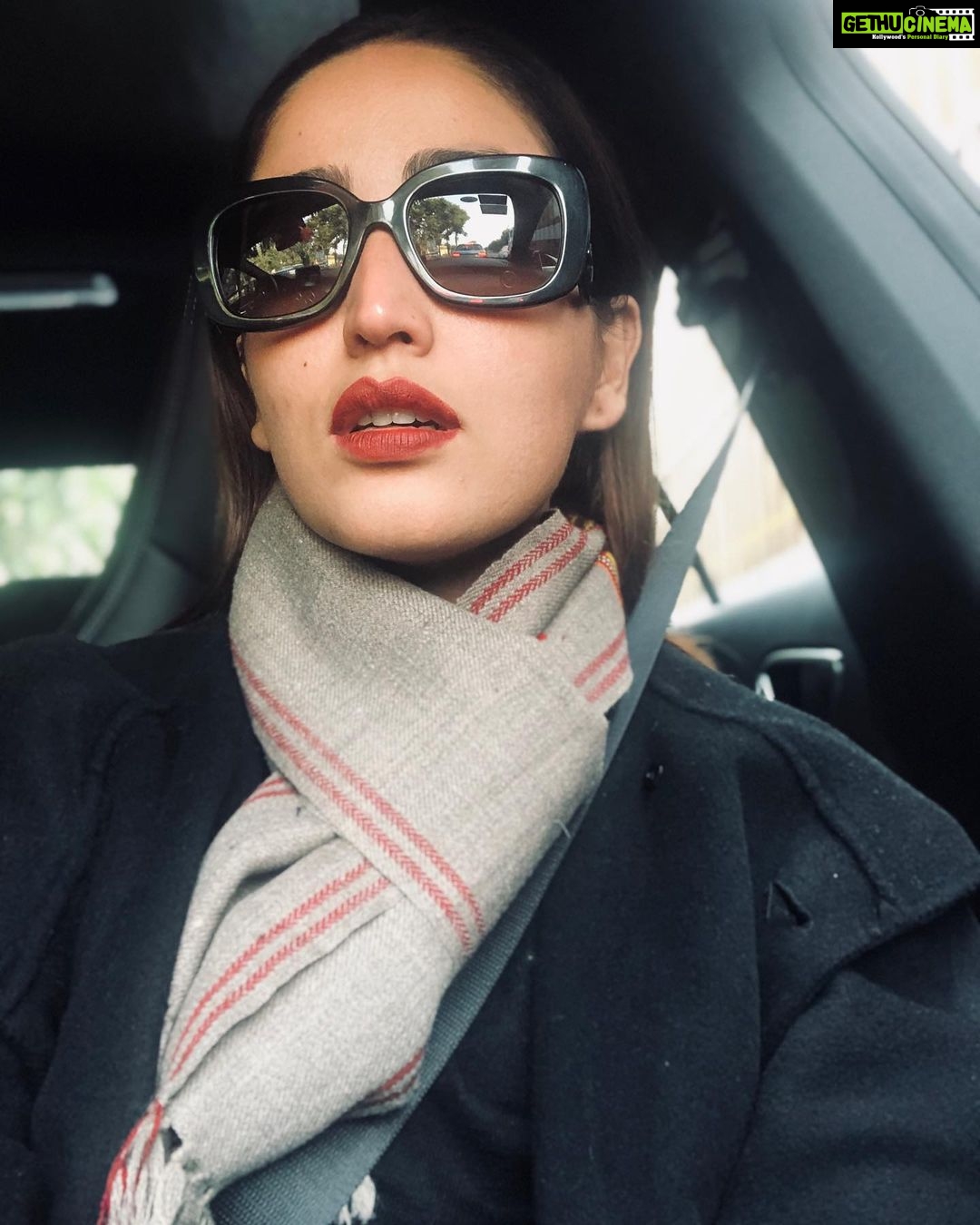 Yami Gautam Instagram - Not going to see winter sun for a while ! Will miss it but this New year has been the best , at my native place ! Until next year🍁💫🍁 P.S.. the scarf that I am wearing is from Kullu and has the local signature print. So happy to see it going places & being used in regular apparel’s & designer wears now😁👏🏻 #proudhimachali