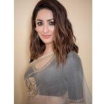 Yami Gautam Instagram – Saree & some kohl 🖤 ‘Most Stylish Unconventional Actress ‘ for performance in #BALA and #URI ✨ 
#lokmatstyleawards2019