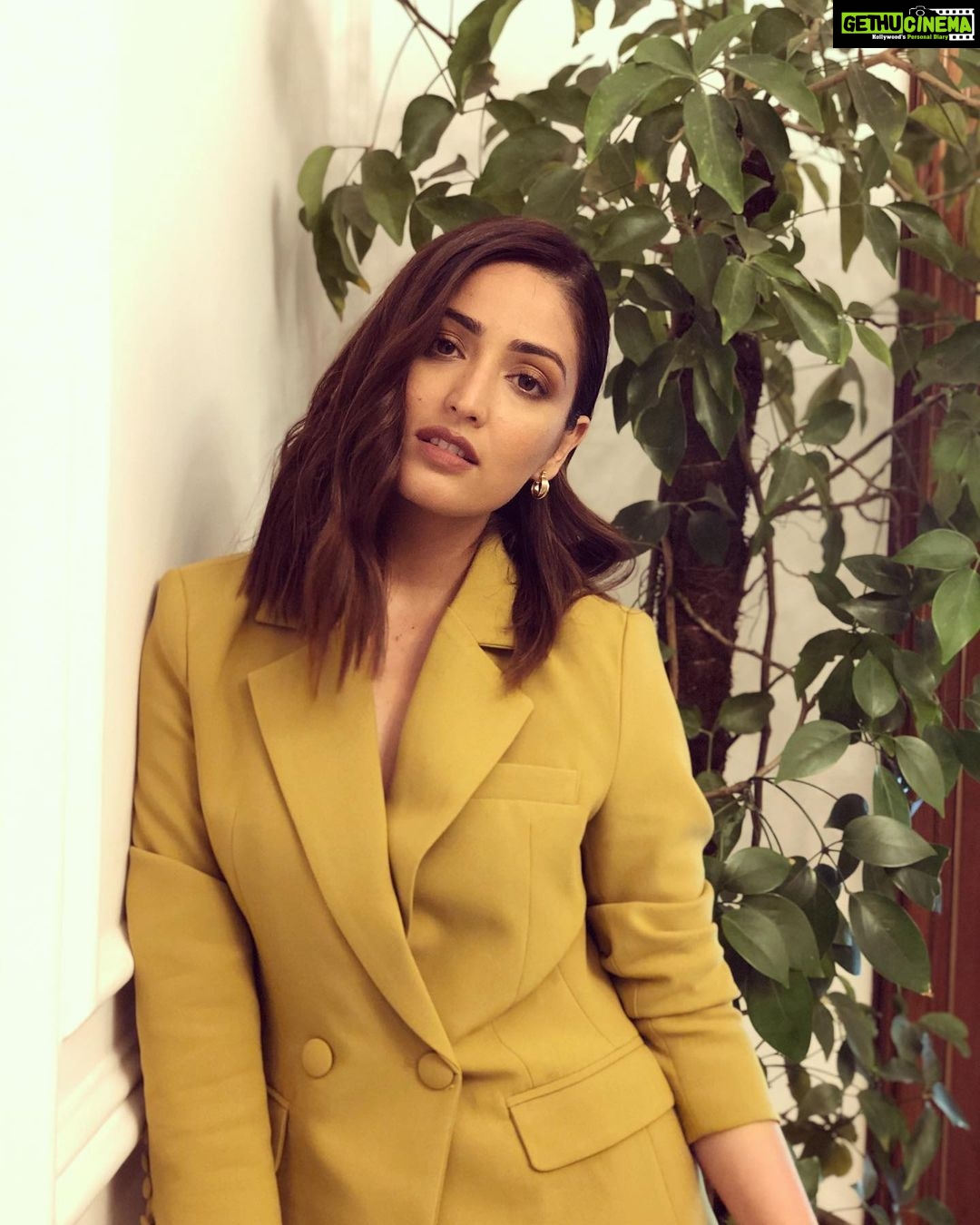 Yami Gautam Instagram - All suited-up & excited to be talking at the @india.today Conclave ✨ Styled by @alliaalrufai Hair/Make-up @cloverwootton