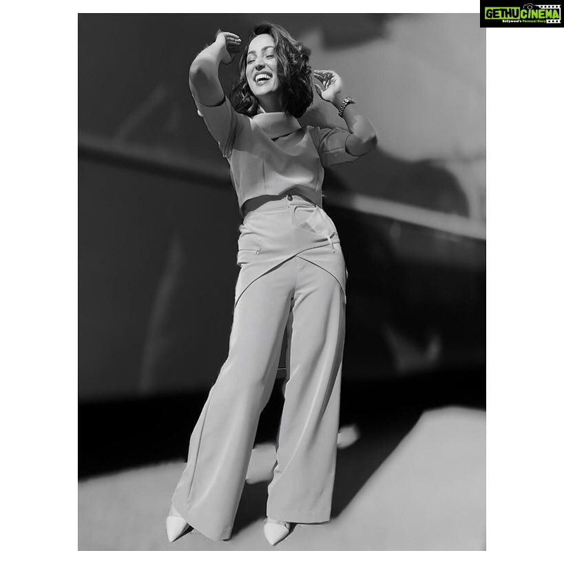 Yami Gautam Instagram - If everything isn't black and white, I say, 'Why the hell not?' -John Wayne #blackandwhite