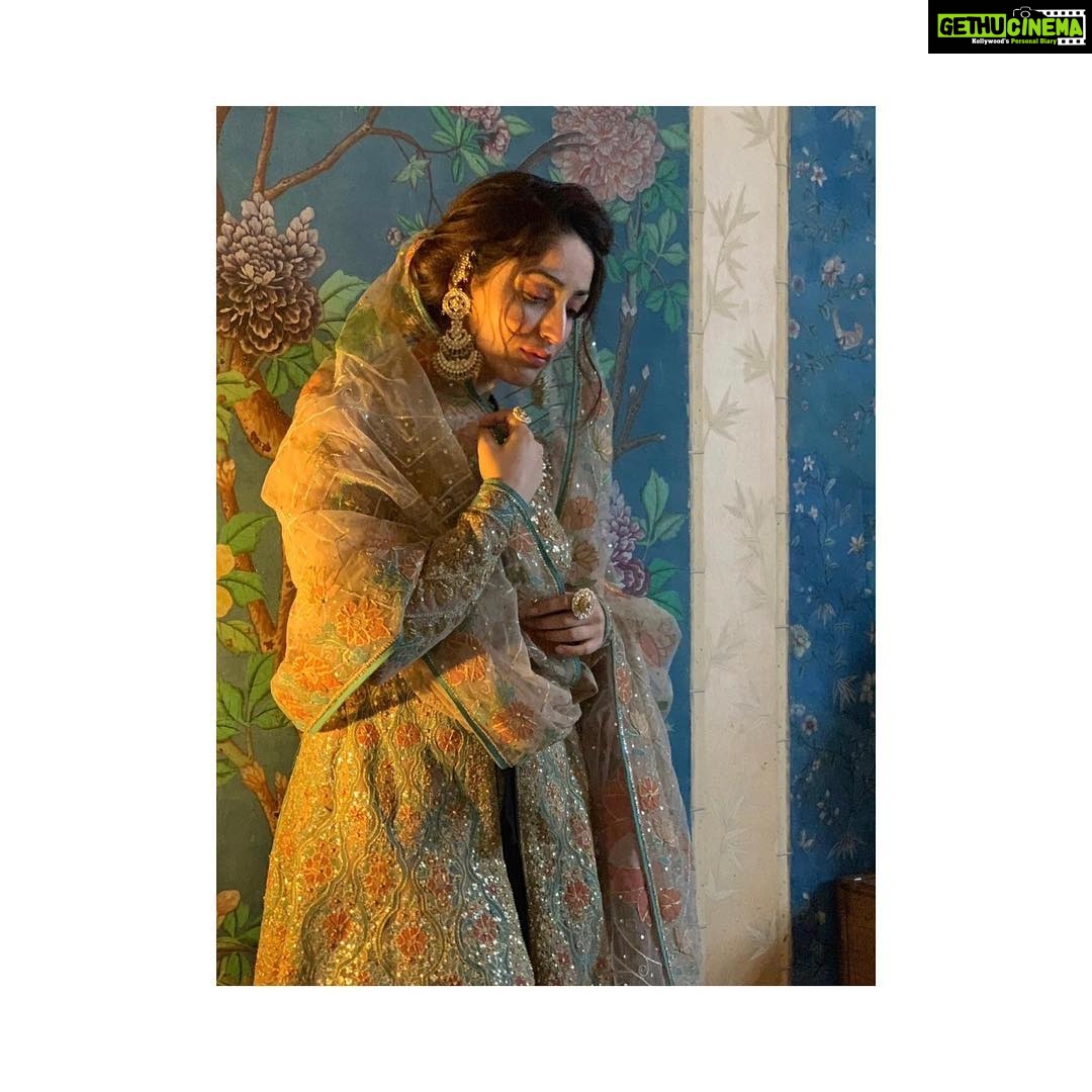 Yami Gautam Instagram - #Throwback to one of my fav shoots💫📸 #behindthescenes #nofilter