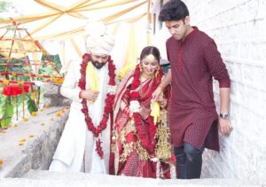 Yami Gautam Instagram - Helping me take a leap towards my next step, my little Ojas, I didn't realise you grew up so fast... Holding hands and being each other's strength and support forever & ever! ❤️❤️
Happy Rakshabandhan @ojas_gautam ❤️