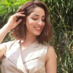 Yami Gautam Instagram – I am a sunshine girl 🌝📸 #uripromotions Mehboob Studio