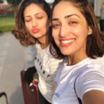 Yami Gautam Instagram - 💚🌞. winter is here❄ #Repost @surilie_j_singh (@get_repost) ・・・ #chandigarhgirls #morningsunshine #ghar💞 @yamigautam