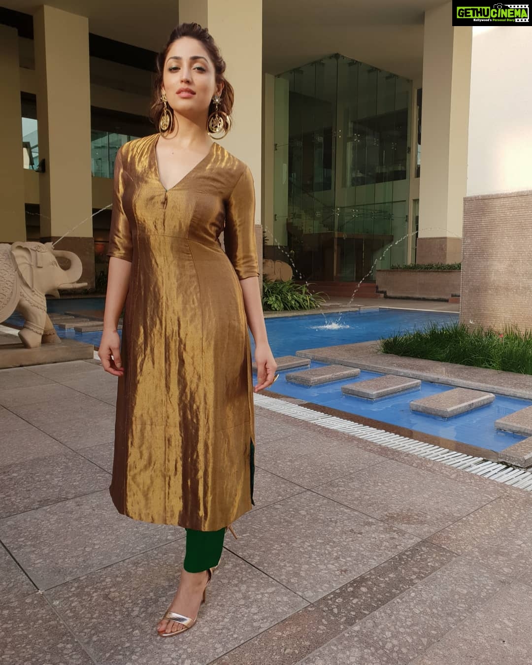 Yami Gautam Instagram - One legged illusion trick 😂 😉