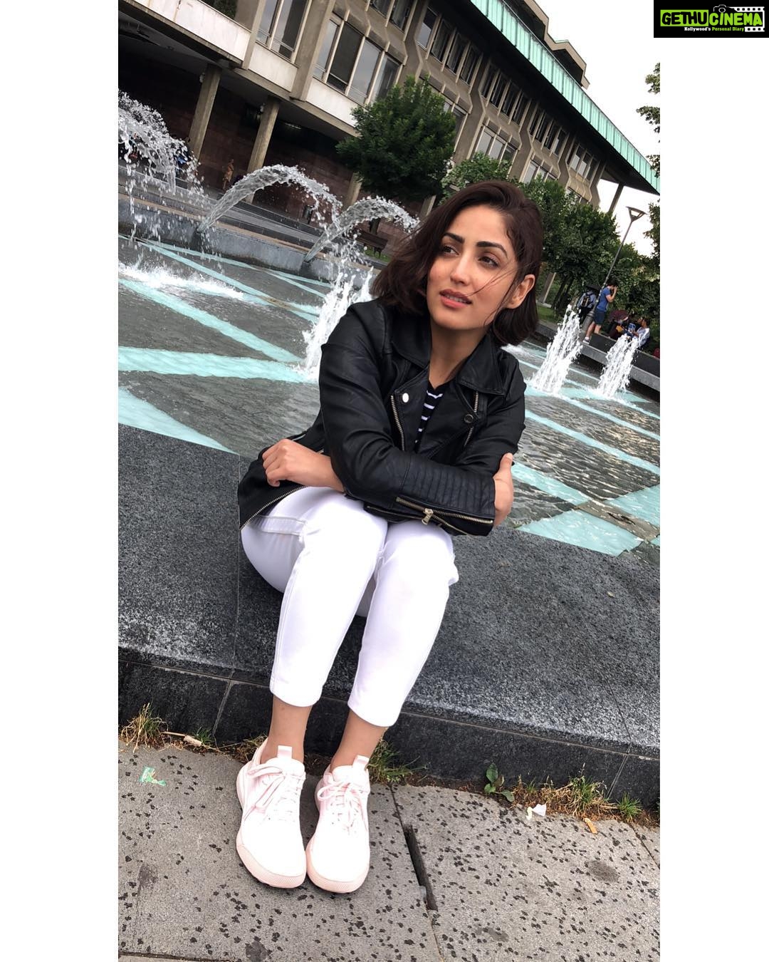 Yami Gautam Instagram - #juststopandlook #throwback #nofilter 💜