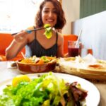 Yami Gautam Instagram – Headstarting my #traveltales with healthy, organic  and guiltfree delicious lunch at @grassrootspantry . @discoverhongkong with me like a local … #traveltales #YamiInHongkong 😃
Styled by @mohitrai
Hair and make up by @loveleen_ramchandani 
Pic by @mann012 Grassroots Pantry