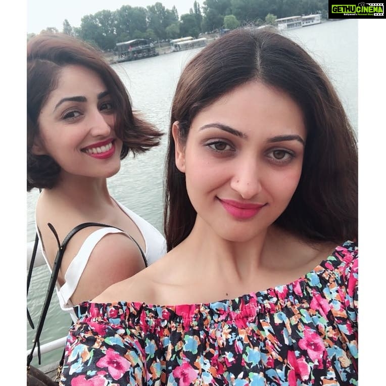 Yami Gautam Instagram - Posers 💃 #gautamsisters #serbiadiaries @surilie_j_singh
