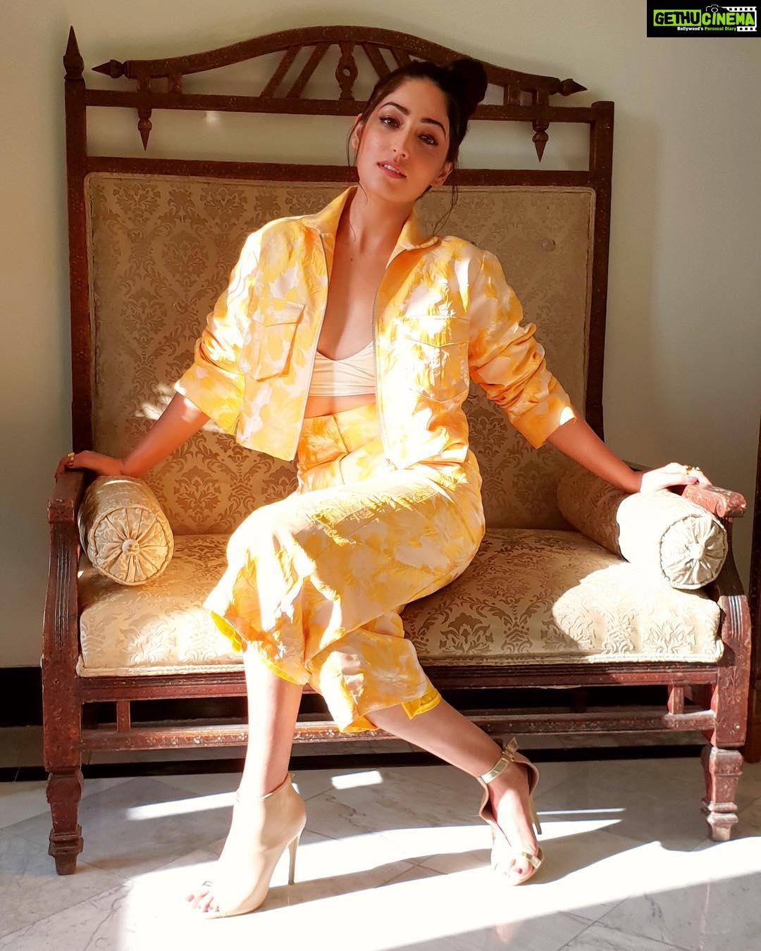 Yami Gautam Instagram - #throwbackthursday #nofilter 🌼📸