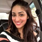 Yami Gautam Instagram - Chandigarhwali #carfie 📸🚘