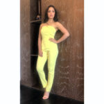 Yami Gautam Instagram - A little bit of sunshine from @lavishalice ☀️ Today in the capital for the launch of #iVVOIndia phones. Make up by @billymanik81 @otb_makeup , Hair by @humera_shaikh19 and styled by the awesome @mohitrai !!