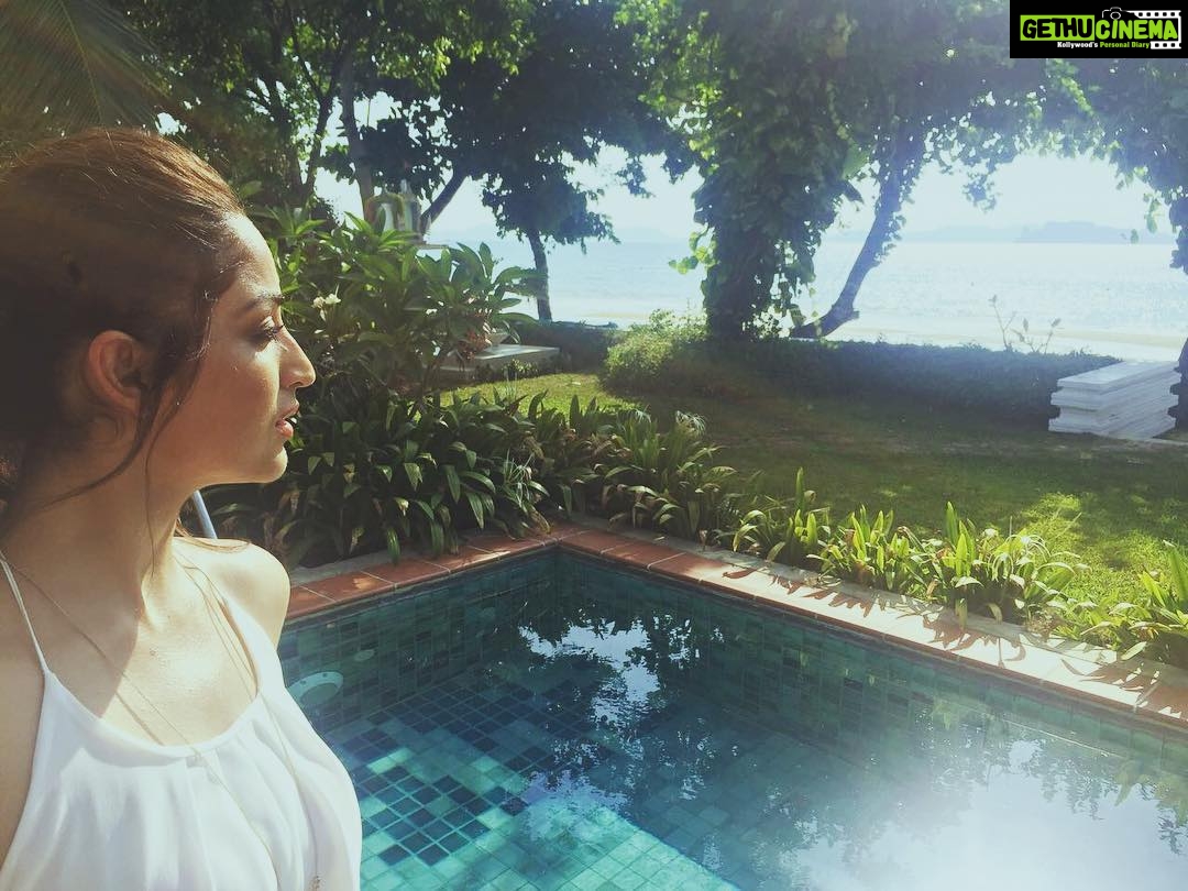 Yami Gautam Instagram - Can't take my eyes off, loving the blue welcome at #Krabi! #shootmodeon Tubkaek Beach Krabi