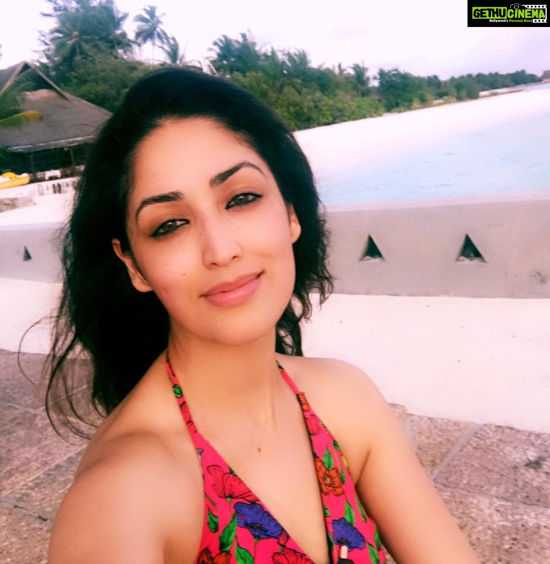 Yami Gautam Instagram - Can evenings always be like this 😬🤓🤨 #throwbacktuesdays #maldives🧜🏻♀️