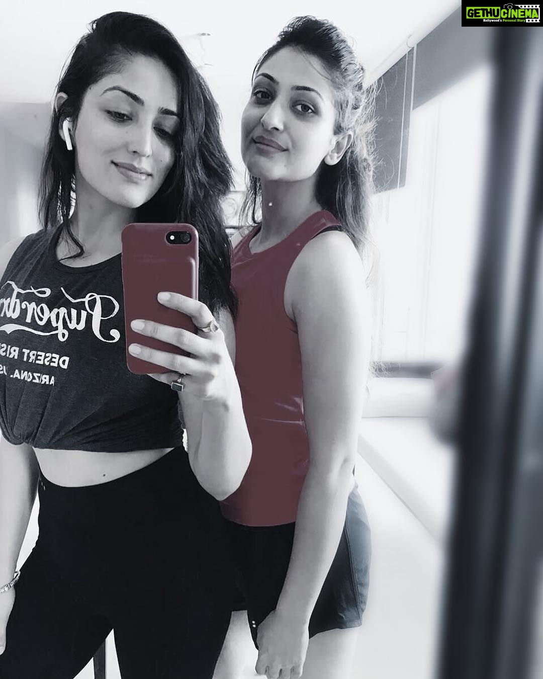 Yami Gautam Instagram - #workoutbuddy #silllyshillllliii😛 #wearecomingtoyou @sameerhansari 😈💪🏼 @surilie_j_singh 😂