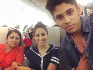 Yami Gautam Instagram - Holiday time!!!! #FamilyTime yayyyyy! 💃💃