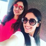 Yami Gautam Instagram - Smile biiiiig when u know finallllly it's gonna be family time....#holihai #offtochandigarh #cantwaittoreachhome #chuutttiii @surilie_j_singh 😃🎉🎊