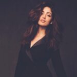 Yami Gautam Instagram – Time for a #NewProfilePic Thank u @prasadnaikstudio for this! 😊