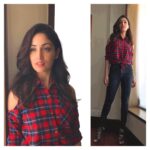 Yami Gautam Instagram - #KaabilPromotions styled by uber stylish @tanghavri hair/makeup by @hurelflorianmakeupandhair wid @meenalpaliwal16 #BestTeam 😎💕