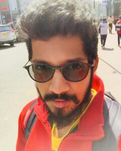 Yuthan Balaji Instagram - #Shopping and #exploring 😉🛍🛒🗺⛰ #Bangalore home #Chennai Paiyan 😁 Brigade Road